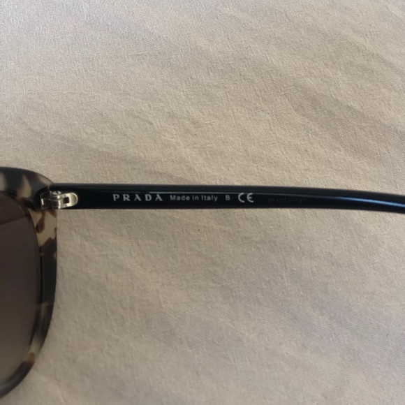 HOST PICK Authentic Prada TortoiseShell Sunglasses - Picture 8 of 11